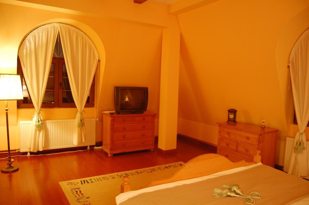 Bucharest Boutique Accommodation By Hotels Room photo
