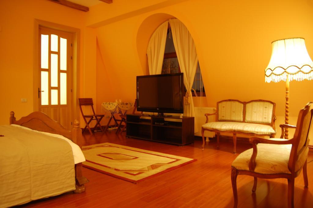 Bucharest Boutique Accommodation By Hotels Room photo